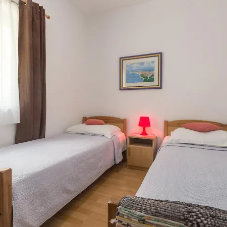 Apartment Nena - Prc426 By Interhome *
