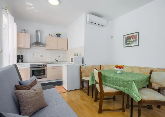 Nena-2 By Interhome Lägenhet